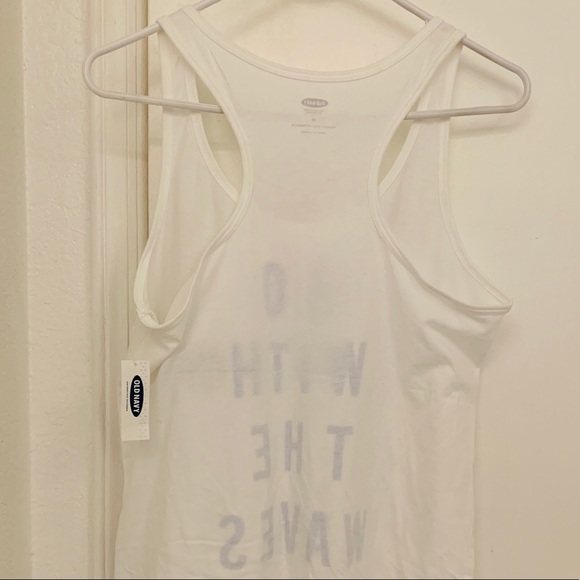 NWT Graphic Sleeveless White Tank - Picture 4 of 4